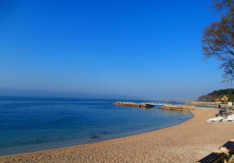 پانسیون Apartments Song