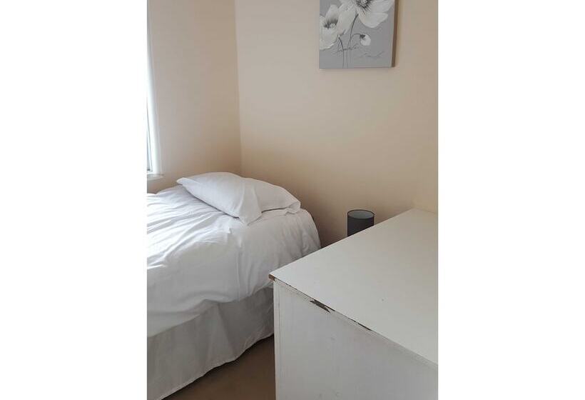 膳宿费 Hollinside Road