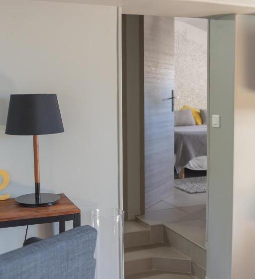 ペンション Le Mas Des Alexandrins