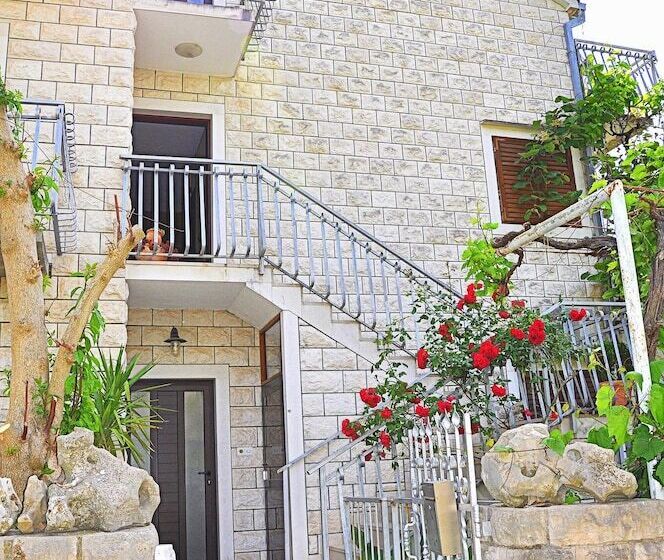 بنسيون Rooms Anna