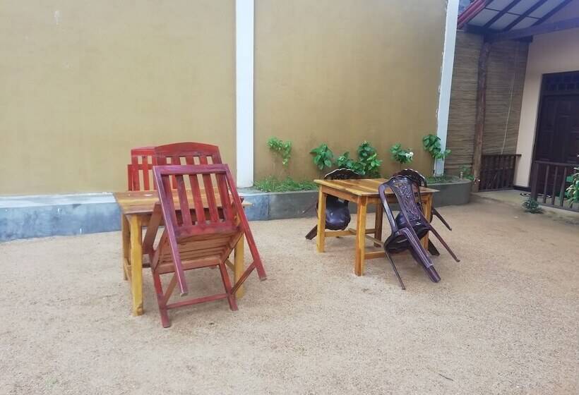 بنسيون Surf & Relax Inn Arugambay