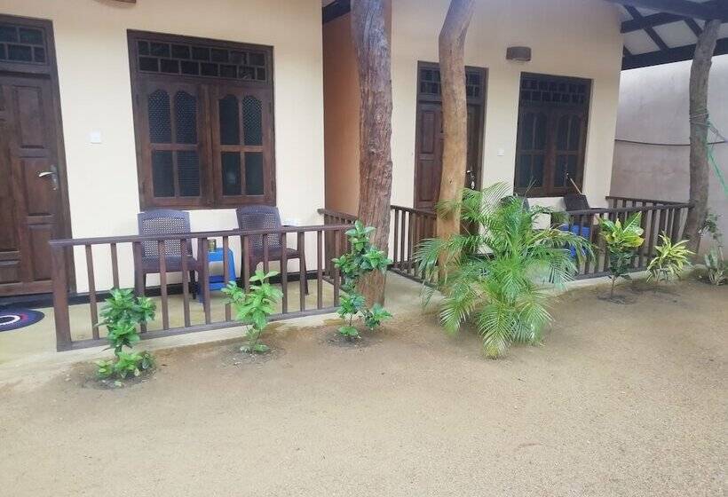 بنسيون Surf & Relax Inn Arugambay