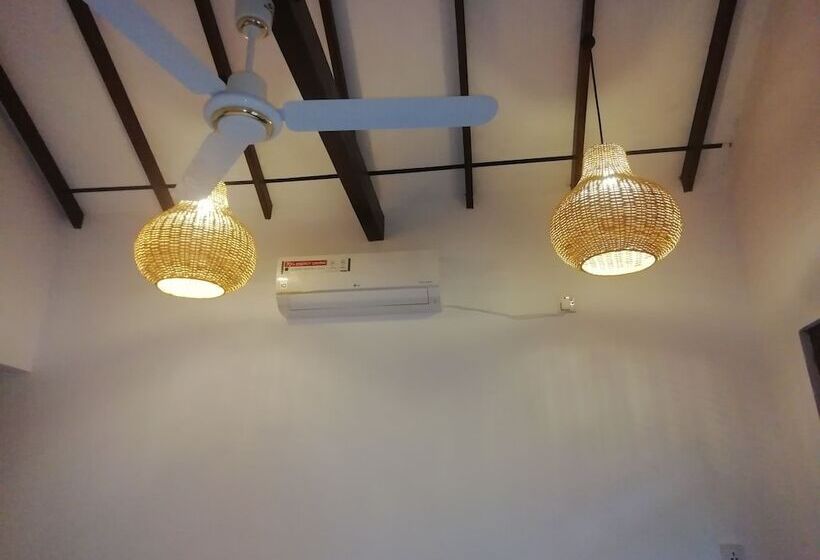 بنسيون Surf & Relax Inn Arugambay