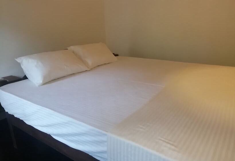 بنسيون Surf & Relax Inn Arugambay