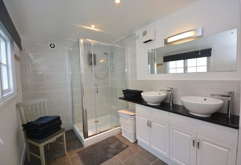 דירת נופש City Center Quiet Hidden Gem