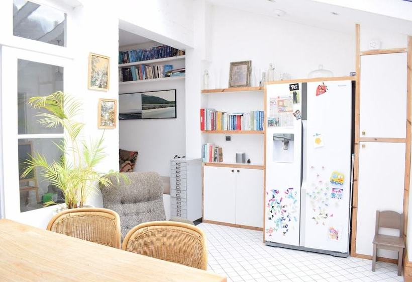 Spacious Family Home In Wembley