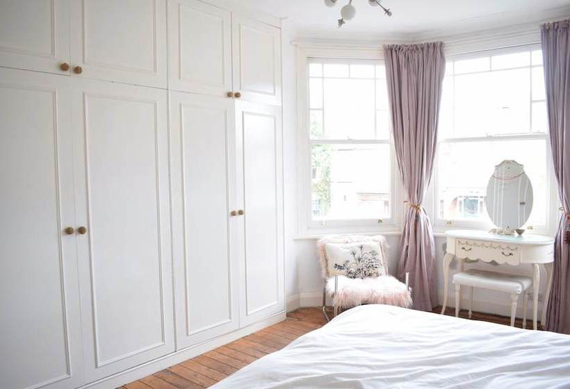 Spacious Family Home In Wembley