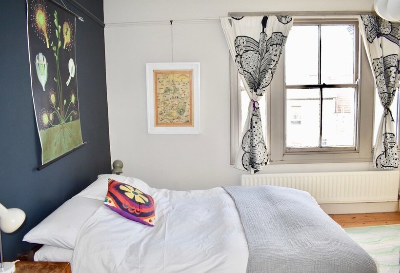 Spacious Family Home With Garden