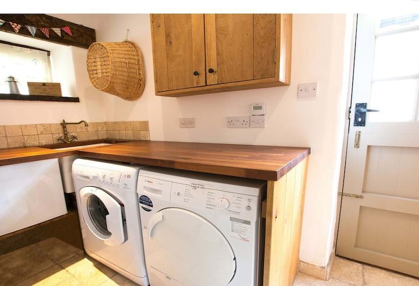 Stables Georgeham 2 Bedrooms Sleeps 6 Dogs Welcome