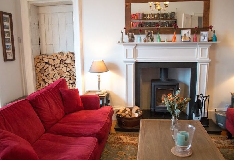 Stockbridge Family Home With Private Garden