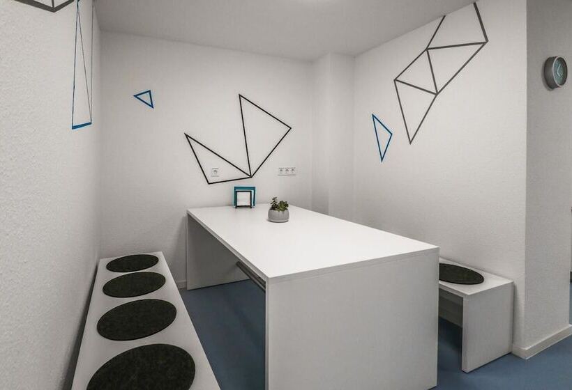 Stylish&comfy Private Room Citycenter 1b Hostel