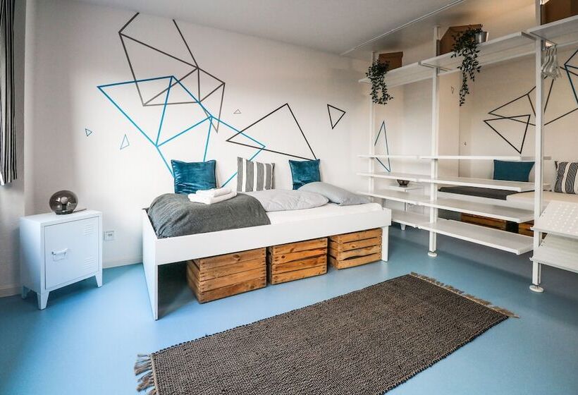 Stylish&comfy Private Room Citycenter 1b Hostel