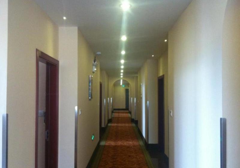 Отель Greentree Inn Jiangsu Wuxi Nanchang Walking Street Tongyang Road Business