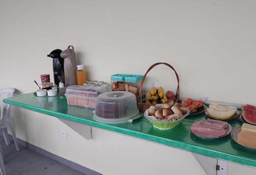 ユースホステル Porto Suítes Peruíbe