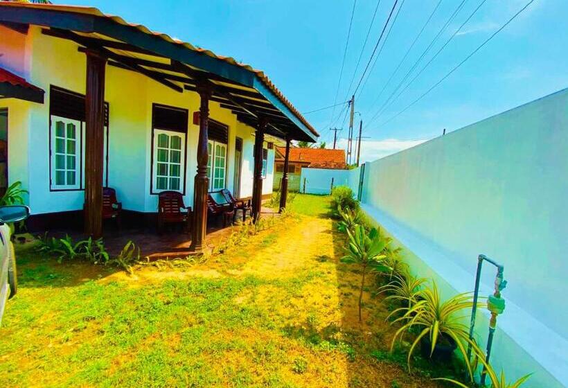 مبيت وإفطار Kanchan Beach Front Villa