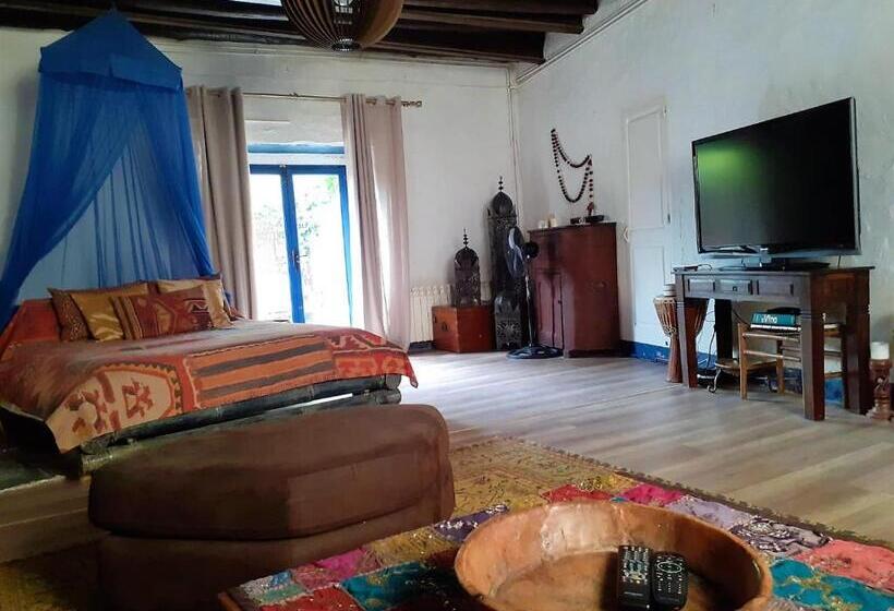 تختخواب و صبحانه Little Vine