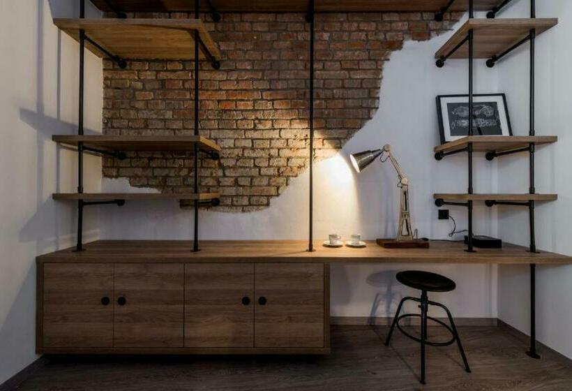 ホテル Apartmánový Dům U Tomana