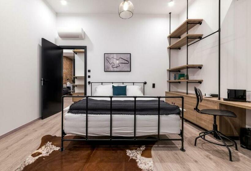 ホテル Apartmánový Dům U Tomana