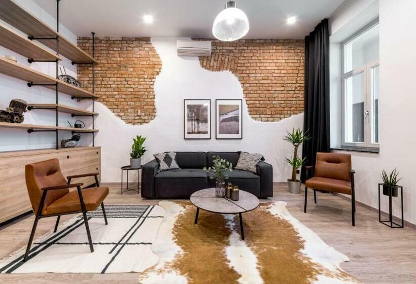 هتل Apartmánový Dům U Tomana