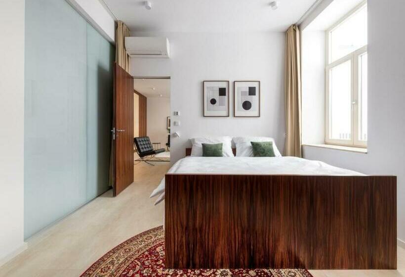 ホテル Apartmánový Dům U Tomana