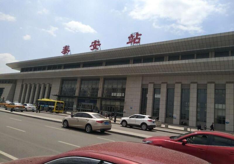 בית מלון כפרי Greentree Inn Taian High Speed Railway Station Lingshan Avenue Business