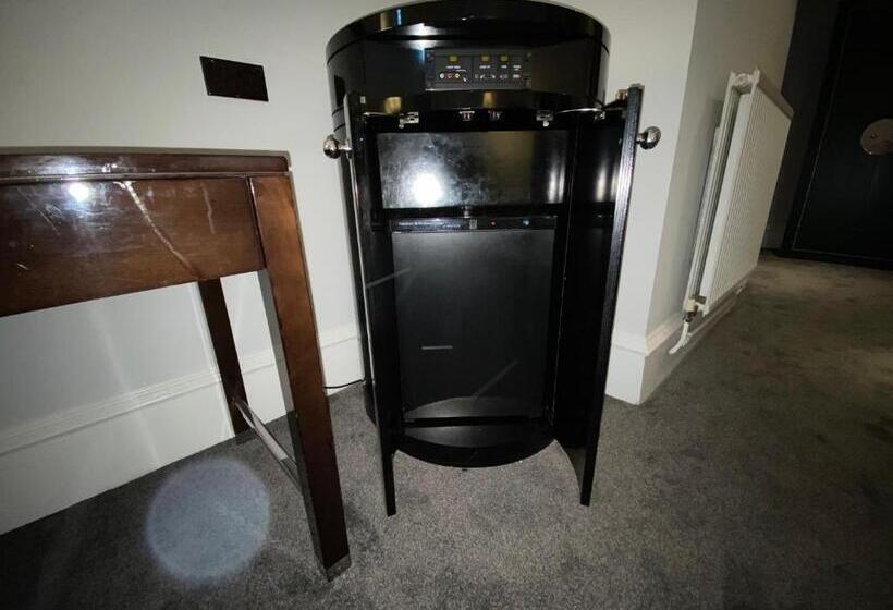 호텔 No6 West Coates