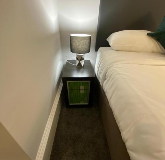 호텔 No6 West Coates