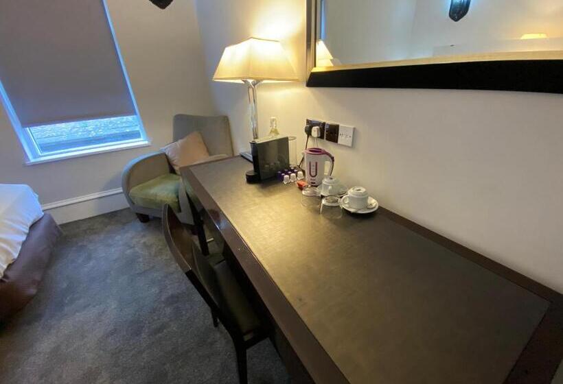 호텔 No6 West Coates