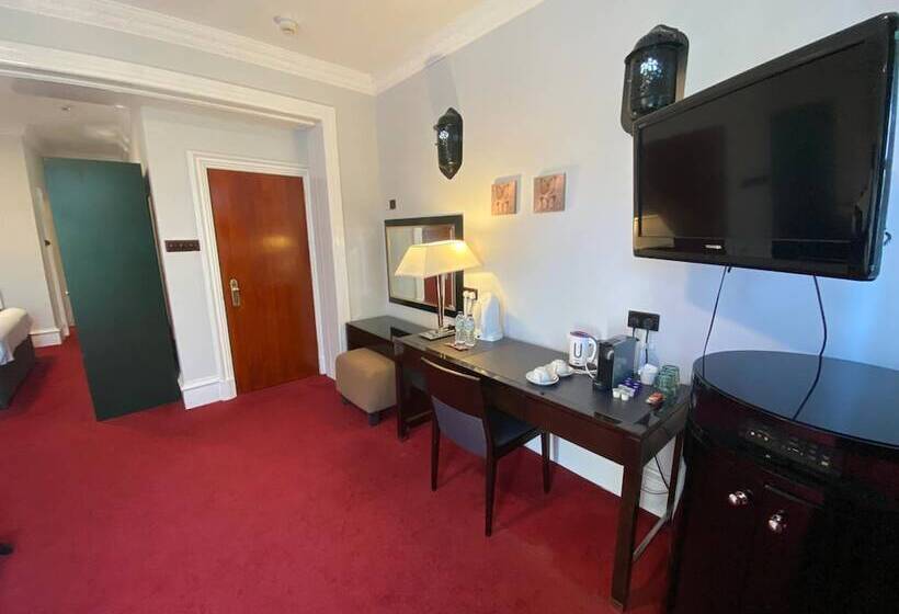 호텔 No6 West Coates