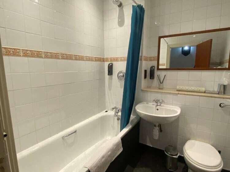 호텔 No6 West Coates