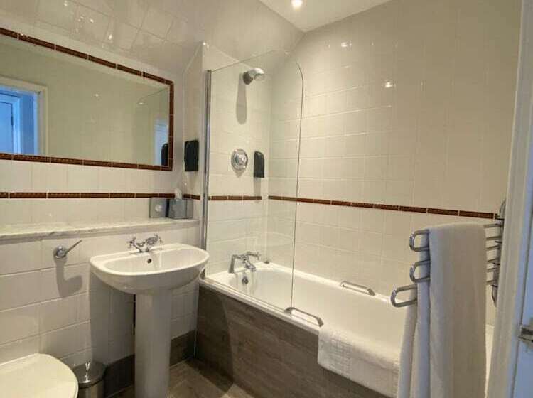 호텔 No6 West Coates