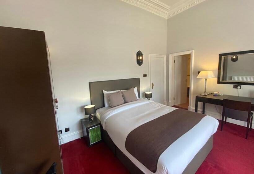 호텔 No6 West Coates