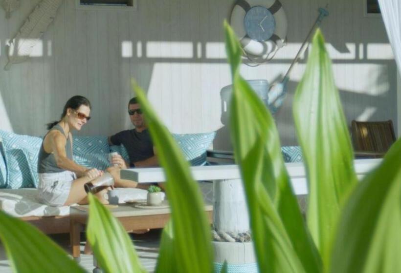 هتل Ocean Escape Resort & Spa