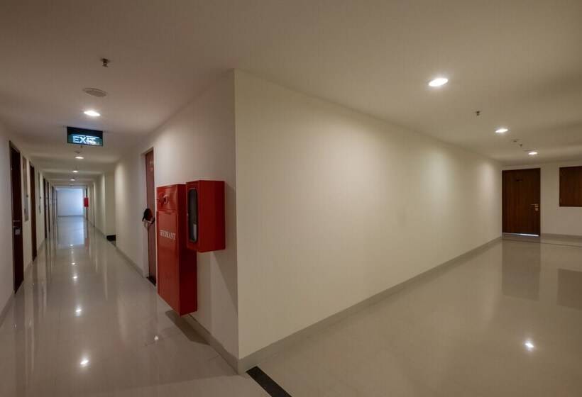 Отель Oyo 2245 Apartment Grand Kamala Lagoon