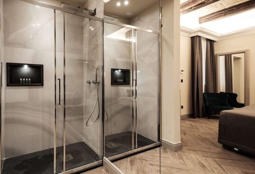 هتل Pjazza Merkanti Boutique Living