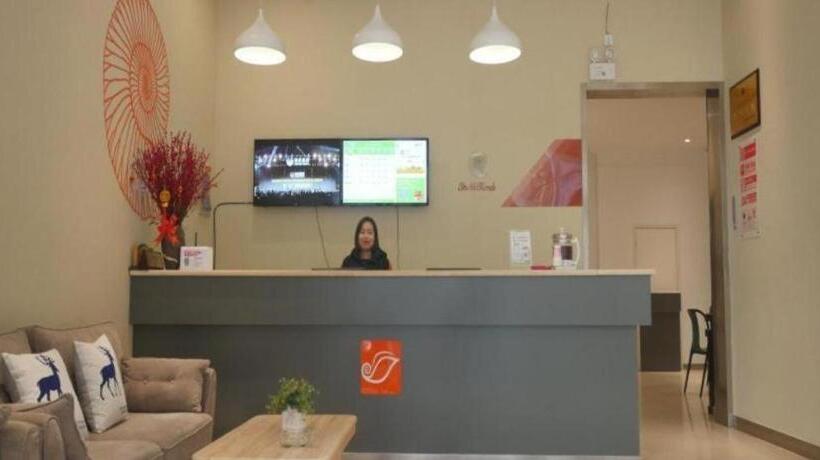 ホテル Shell Xinxiang Weibin District Railway Station Department Store