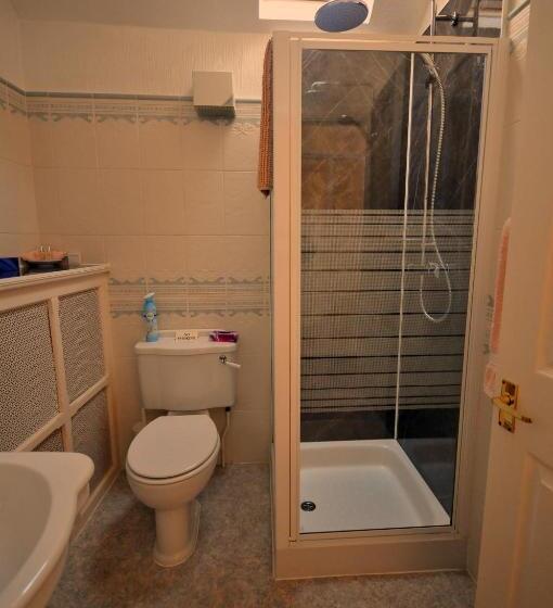 פנסיון Abacourt House