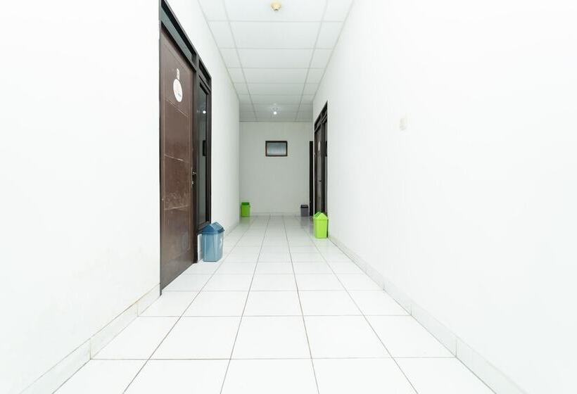 Пансион Koolkost Syariah Near Summarecon Mall Serpong