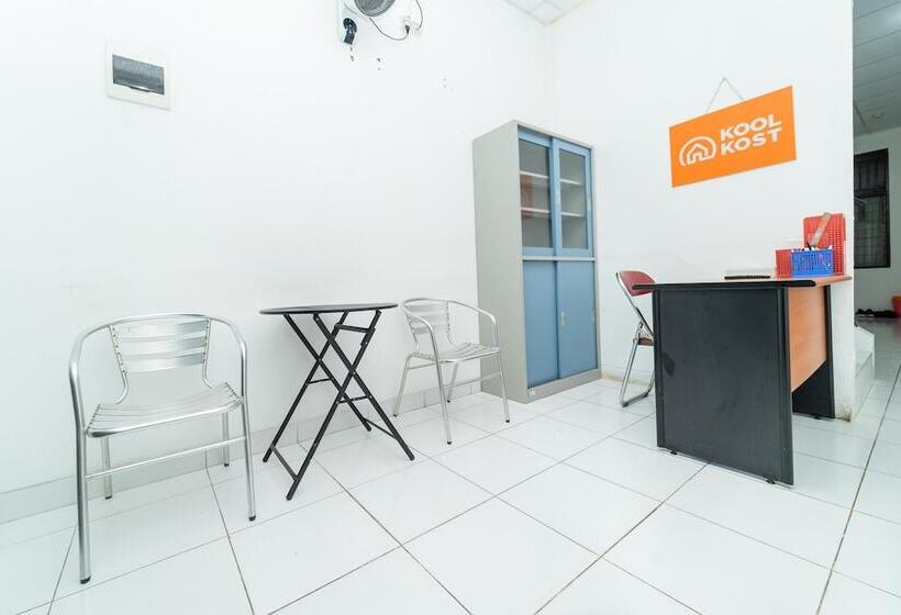 Пансион Koolkost Syariah Near Summarecon Mall Serpong