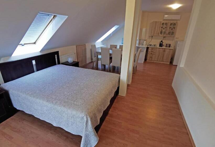 פנסיון Magic Holiday Vendégház