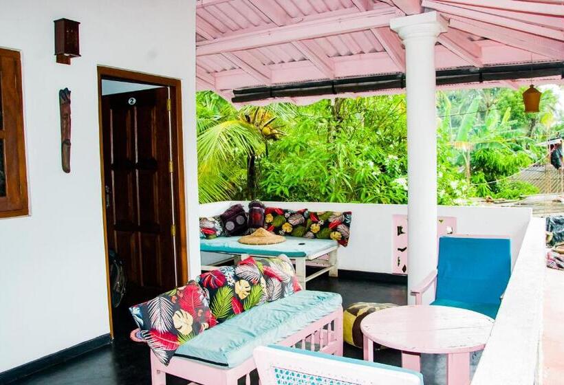 פנסיון Mommy House Unawatuna Nalaka