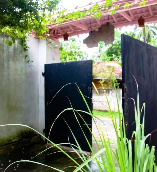 פנסיון Mommy House Unawatuna Nalaka