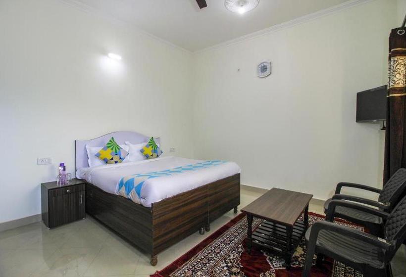 פנסיון Oyo Home 70640 Decent Cottage Padampuri