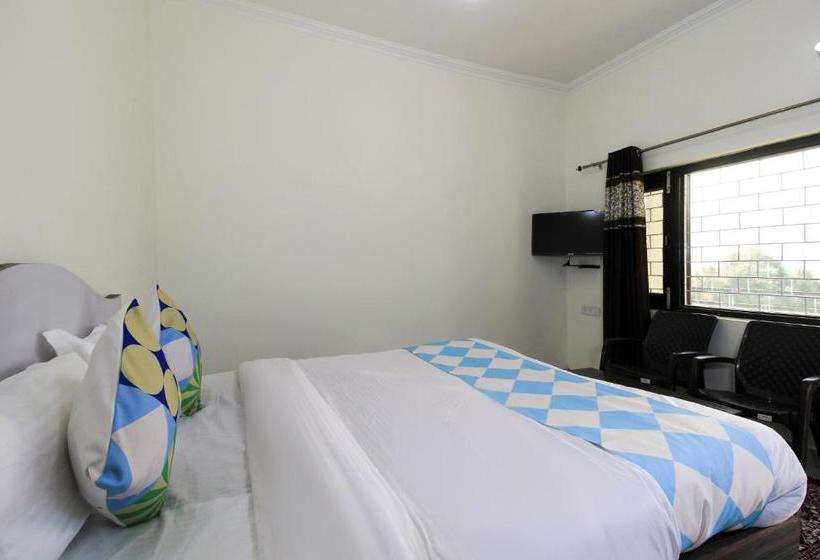 פנסיון Oyo Home 70640 Decent Cottage Padampuri