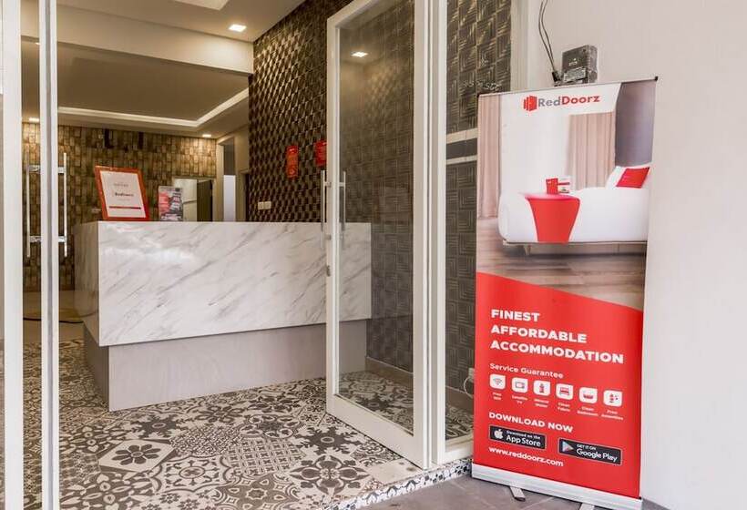 بنسيون Reddoorz Syariah @ Griya Shanta Malang