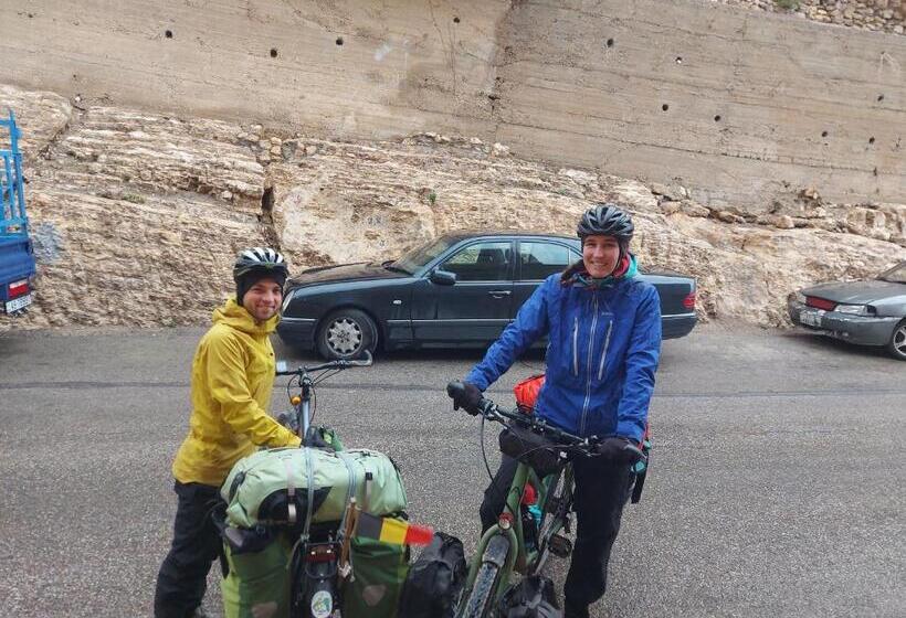 پانسیون The Old House