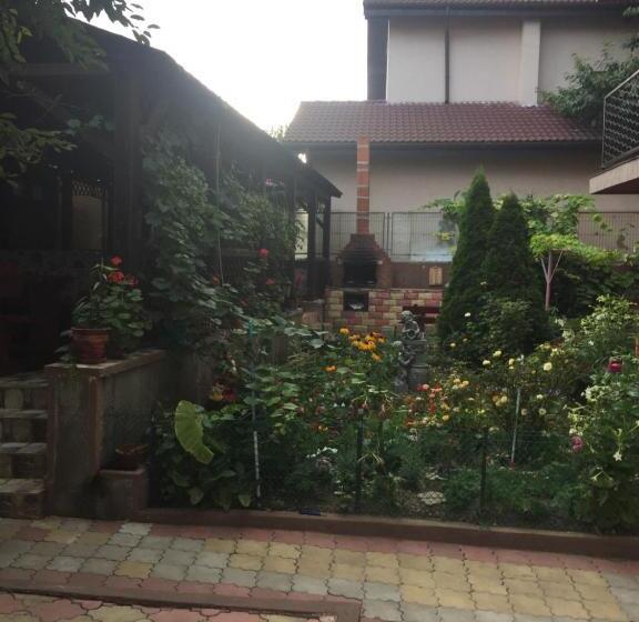 بنسيون Vila Efor