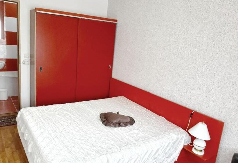 بنسيون Vila Efor