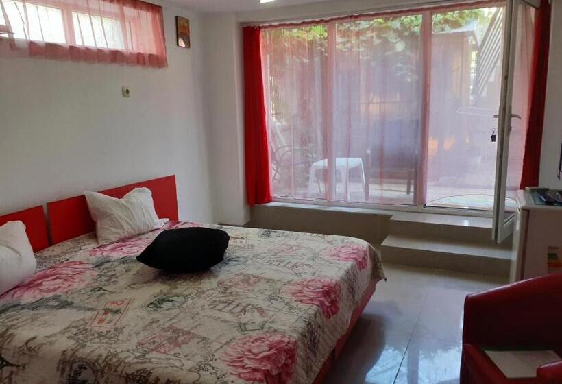 بنسيون Vila Efor