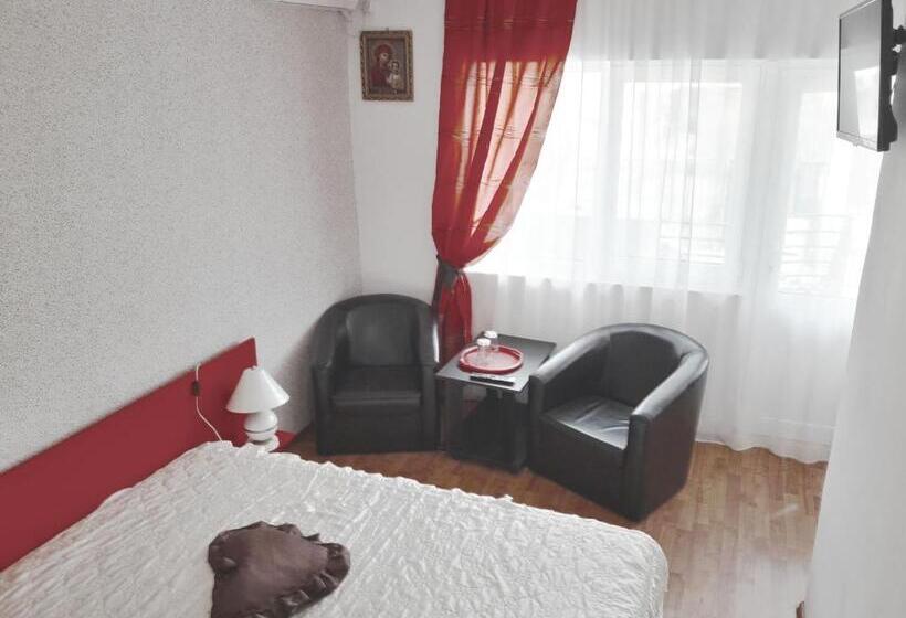 بنسيون Vila Efor